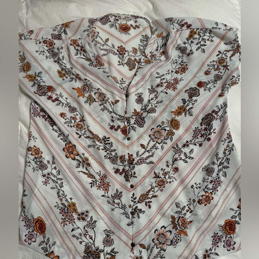 Maurice’s short sleeve blouse